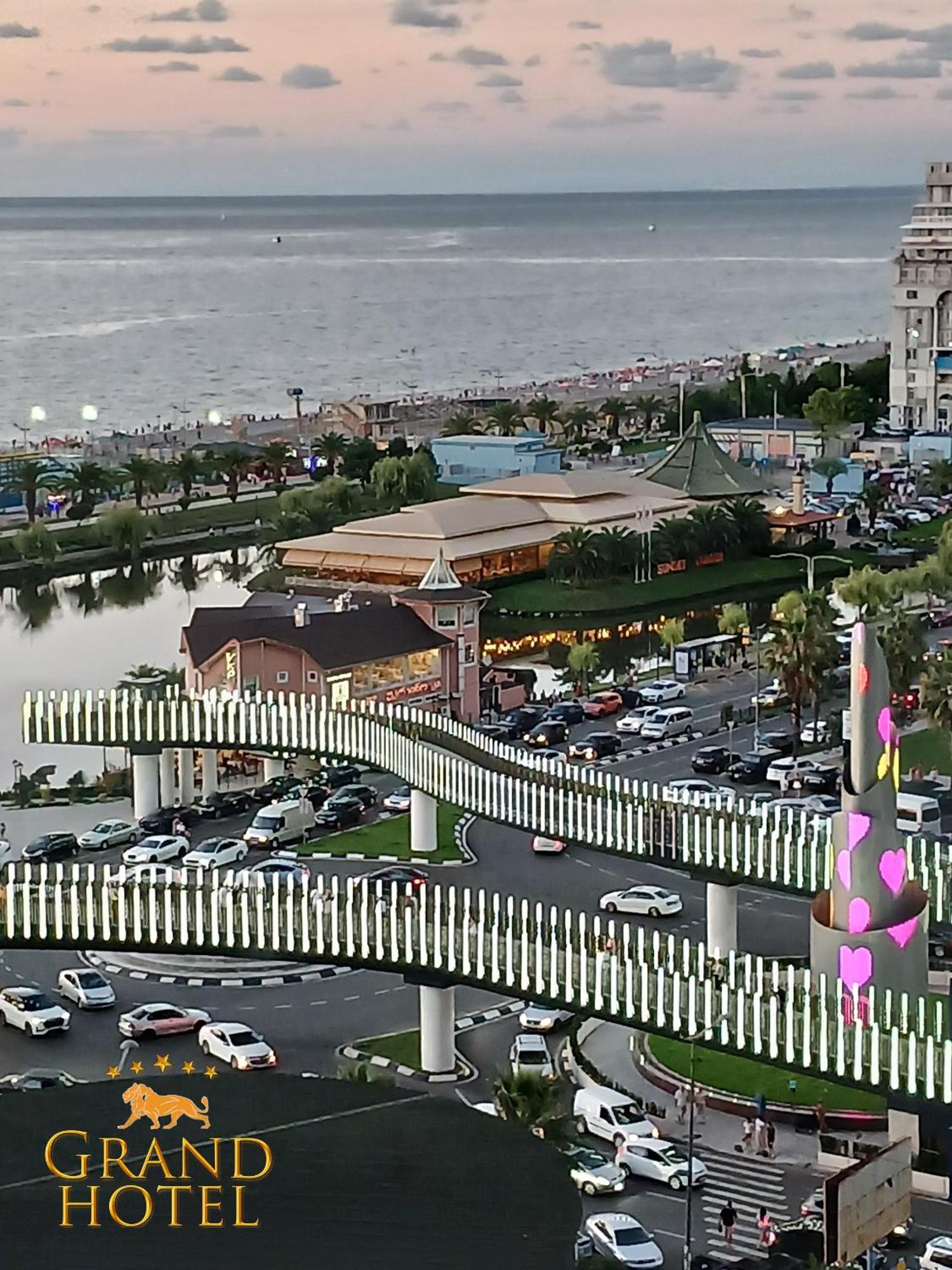 Grand Hotel ☆ Orbi City บาทูมิ ภายนอก รูปภาพ